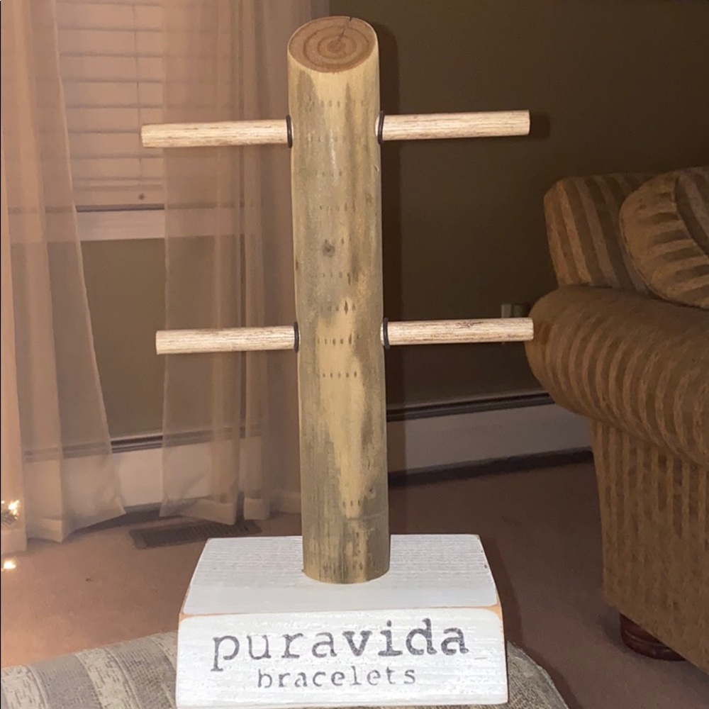 Puravida bracelet stand
